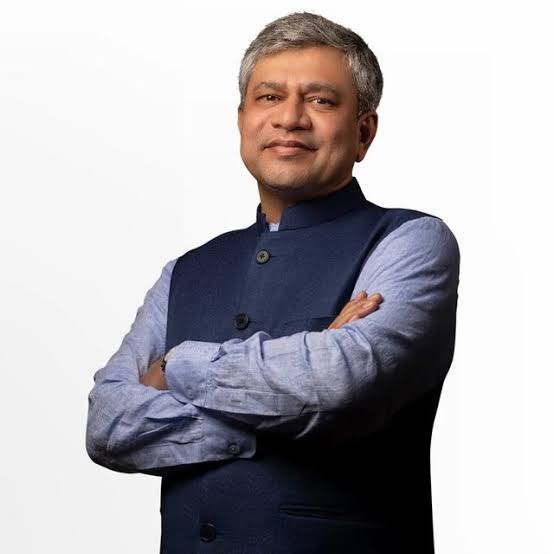 ActivistSantosh's tweet photo. रेलवे देश का सबसे बड़ा नौकरी देने वाला उपक्रम है जहां लाखों पद खाली है लेकिन चंद वेक��ंसी है. वेकैंसी बढ़ानी ही चाहिए ताकि अधिक से अधिक छात्रों को नौकरी मिले.

@HansrajMeena

भाई साहब आवाज उठा रहे हैं बधाई के पात्र हैं.

#RRBNTPC_VACANCY_INCREASE https://t.co/ftdlMSlvaQ