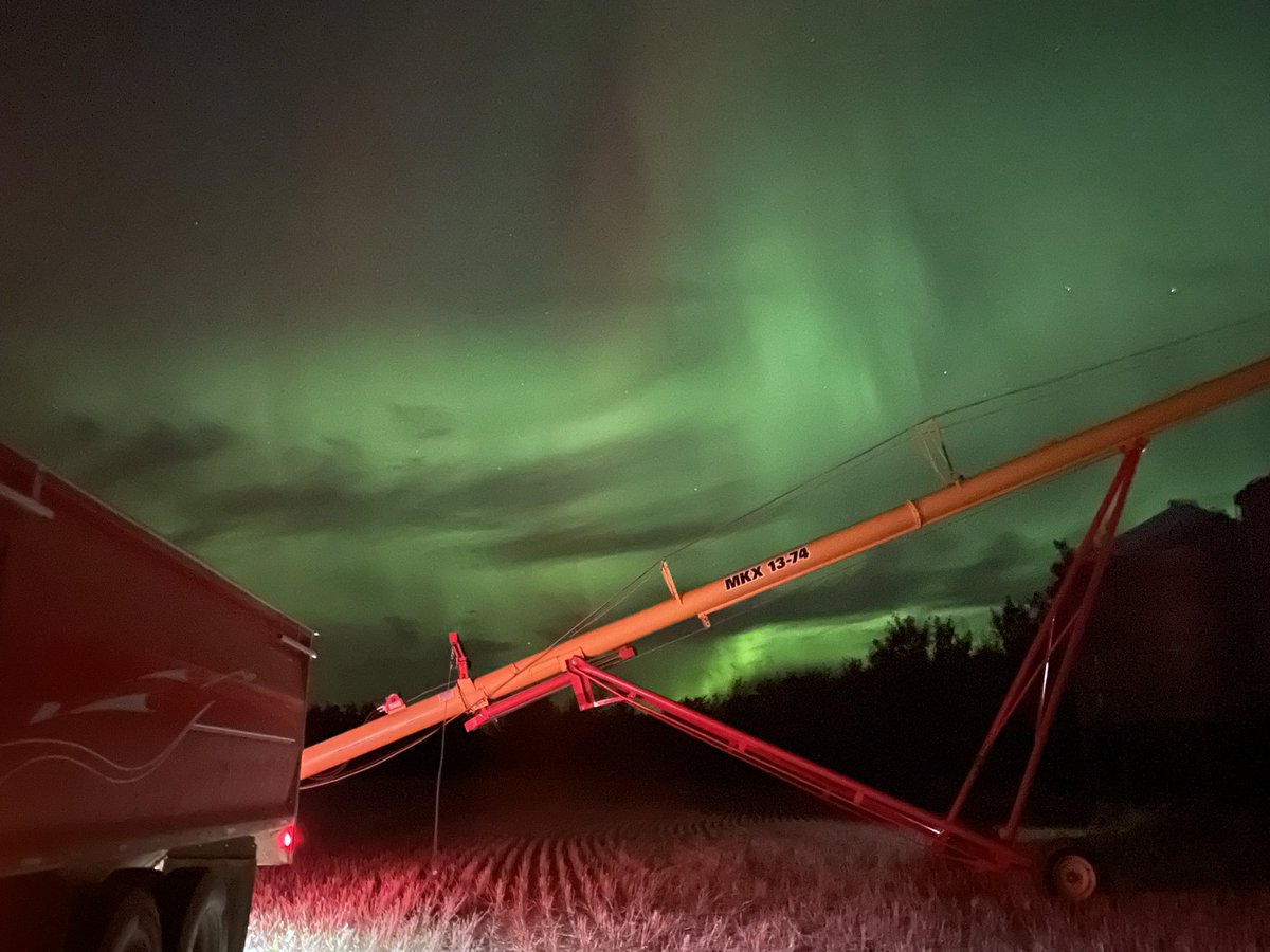 DaveUlan's tweet photo. #northernlights #Harvest24 at least the view is nice. https://t.co/mnIg2QYVgj