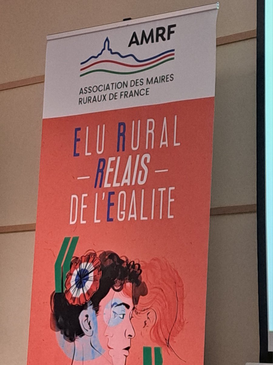 Hier soir au théâtre de Périgueux, brève présentation aux élus ruraux relais de l'égalité des outils et principes guidant la politique judiciaire de lutte contre les VIF, à l'invitation de <a href="/maires_ruraux/">AMRF</a> 24. Merci à l'AMRF !