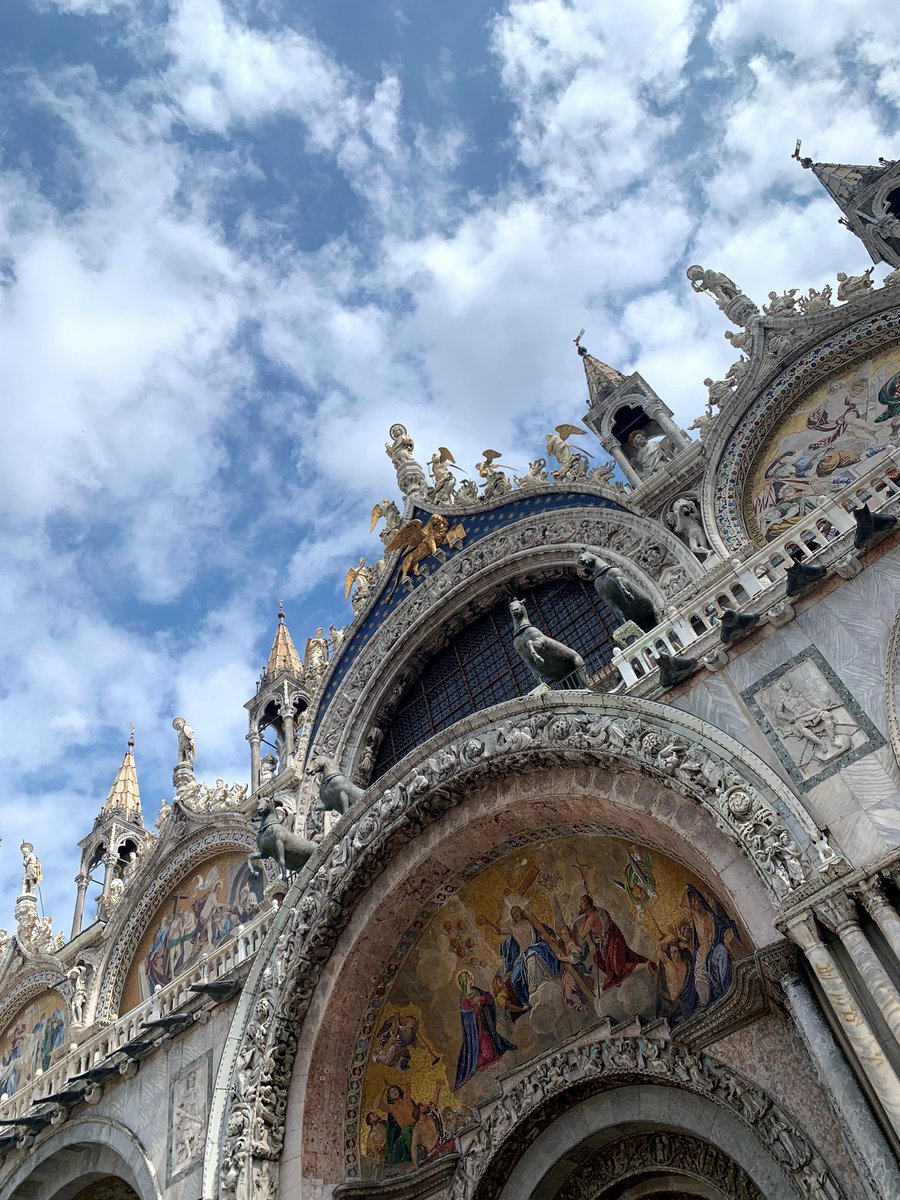 teatrolafenice's tweet photo. 🌤 «Meglio un diamante con un difetto che un sasso perfetto» (Confucio). Buona giornata, amici!

#25settembre https://t.co/FINHCnNk6o