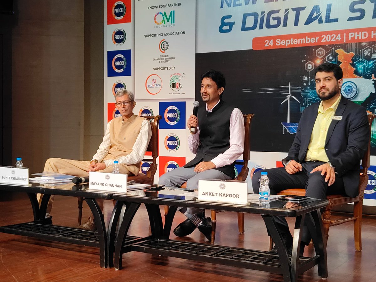 tsc_logicladder's tweet image. Speaking at the Viksit Bharat Conclave organized by @phdcci, our co-founder and CEO, Mayank Chauhan highlighted the role of technology in decarbonisation.

#LogicLadder #TheSustainabilityCloud #ViksitBharatConclave2024 #GreenTech #phdcci #event #Sustainability #Innovation