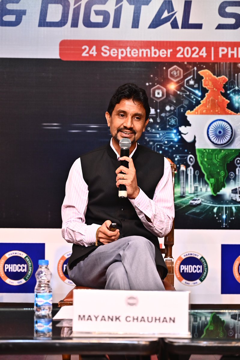 tsc_logicladder's tweet image. Speaking at the Viksit Bharat Conclave organized by @phdcci, our co-founder and CEO, Mayank Chauhan highlighted the role of technology in decarbonisation.

#LogicLadder #TheSustainabilityCloud #ViksitBharatConclave2024 #GreenTech #phdcci #event #Sustainability #Innovation