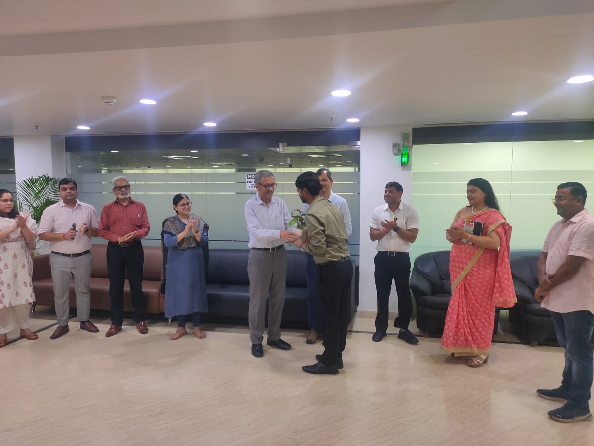 CgstAuditNoida's tweet photo. हिंदी पखवाड़ा - 2024 के अंतर्गत दिनांक 24.09.2024 को केंद्रीय माल एवं सेवाकर लेखा परीक्षा आयुक्तालय के प्रांगण में श्री गौरव कुमार, प्रधान आयुक्त द्वारा एवं अन्य आयुक्तालयों के सहयोग से लघु पुस्तक मेला का आयोजन किया गया |
@cbic_india @cgstcusmeerut @dghrd_cbic @RajbhashaVibhag https://t.co/TUwaDbtO5w