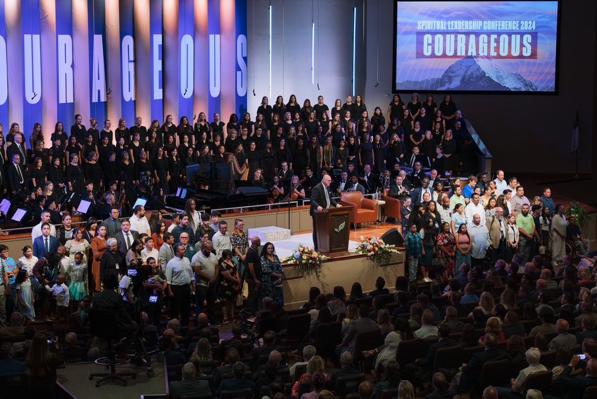 PaulChappell's tweet photo. I never get tired of seeing people trust Christ as their Savior! Blessed tonight by hearing a few testimonies and introducing some of those who have recently been saved and baptized @lbc_today in tonight’s service @slconference! #Courageous #slc24 https://t.co/zEznZZ2ioF