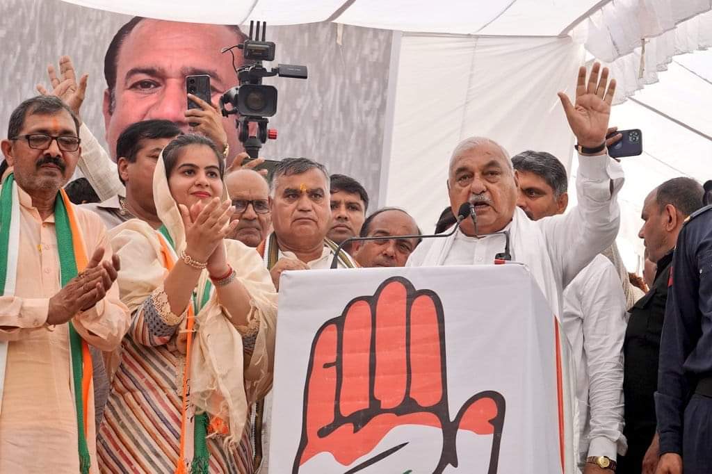 vedyodha1's tweet image. दिनाक 24 सितंबर को सोनीपत विधानसभा से कांग्रेस प्रत्याशी सुरेंद्र पंवार के लिए हरियाणा के पूर्व मुख्यमंत्री श्री भूपेंद्र सिंह हुड्डा जी,ललित पंवार, समीक्षा पंवार, पूर्व विधायक धर्मपाल मालिक एवं सभी सम्मानित पदाधिकारी, कार्यकर्ता, आमजन ने प्रोग्राम को सफल बनाया।
#surenderpanwar