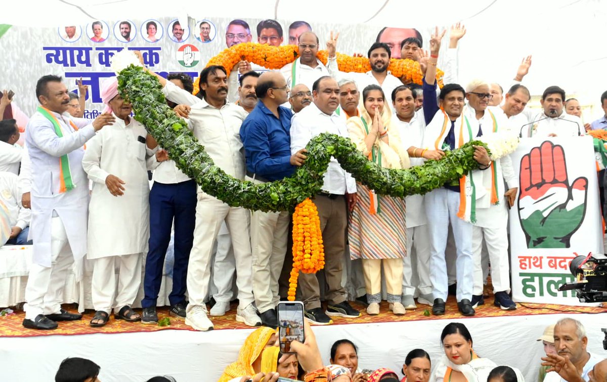 vedyodha1's tweet image. दिनाक 24 सितंबर को सोनीपत विधानसभा से कांग्रेस प्रत्याशी सुरेंद्र पंवार के लिए हरियाणा के पूर्व मुख्यमंत्री श्री भूपेंद्र सिंह हुड्डा जी,ललित पंवार, समीक्षा पंवार, पूर्व विधायक धर्मपाल मालिक एवं सभी सम्मानित पदाधिकारी, कार्यकर्ता, आमजन ने प्रोग्राम को सफल बनाया।
#surenderpanwar