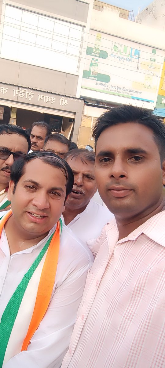 vedyodha1's tweet image. दिनाक 24 सितंबर को सोनीपत विधानसभा से कांग्रेस प्रत्याशी सुरेंद्र पंवार के लिए हरियाणा के पूर्व मुख्यमंत्री श्री भूपेंद्र सिंह हुड्डा जी,ललित पंवार, समीक्षा पंवार, पूर्व विधायक धर्मपाल मालिक एवं सभी सम्मानित पदाधिकारी, कार्यकर्ता, आमजन ने प्रोग्राम को सफल बनाया।
#surenderpanwar