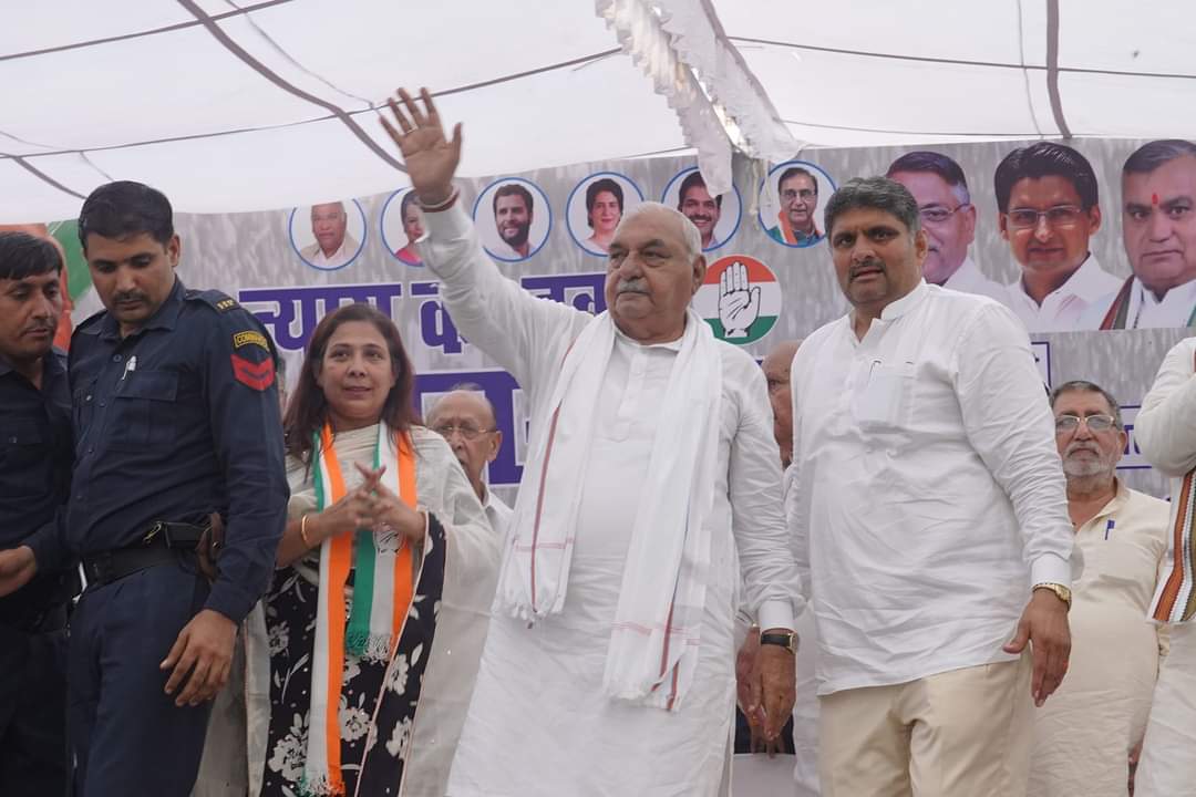 vedyodha1's tweet image. दिनाक 24 सितंबर को सोनीपत विधानसभा से कांग्रेस प्रत्याशी सुरेंद्र पंवार के लिए हरियाणा के पूर्व मुख्यमंत्री श्री भूपेंद्र सिंह हुड्डा जी,ललित पंवार, समीक्षा पंवार, पूर्व विधायक धर्मपाल मालिक एवं सभी सम्मानित पदाधिकारी, कार्यकर्ता, आमजन ने प्रोग्राम को सफल बनाया।
#surenderpanwar