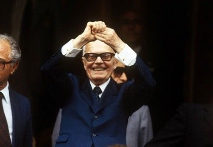 IveserVenezia's tweet photo. “I giovani non hanno bisogno di sermoni, i giovani hanno bisogno di esempi di onestà, di coerenza e di altruismo”
Il 25 settembre 1896, a San Giovanni di Stella (Sv), nasce Sandro Pertini
il #Presidente https://t.co/SfQ3ONfFcJ