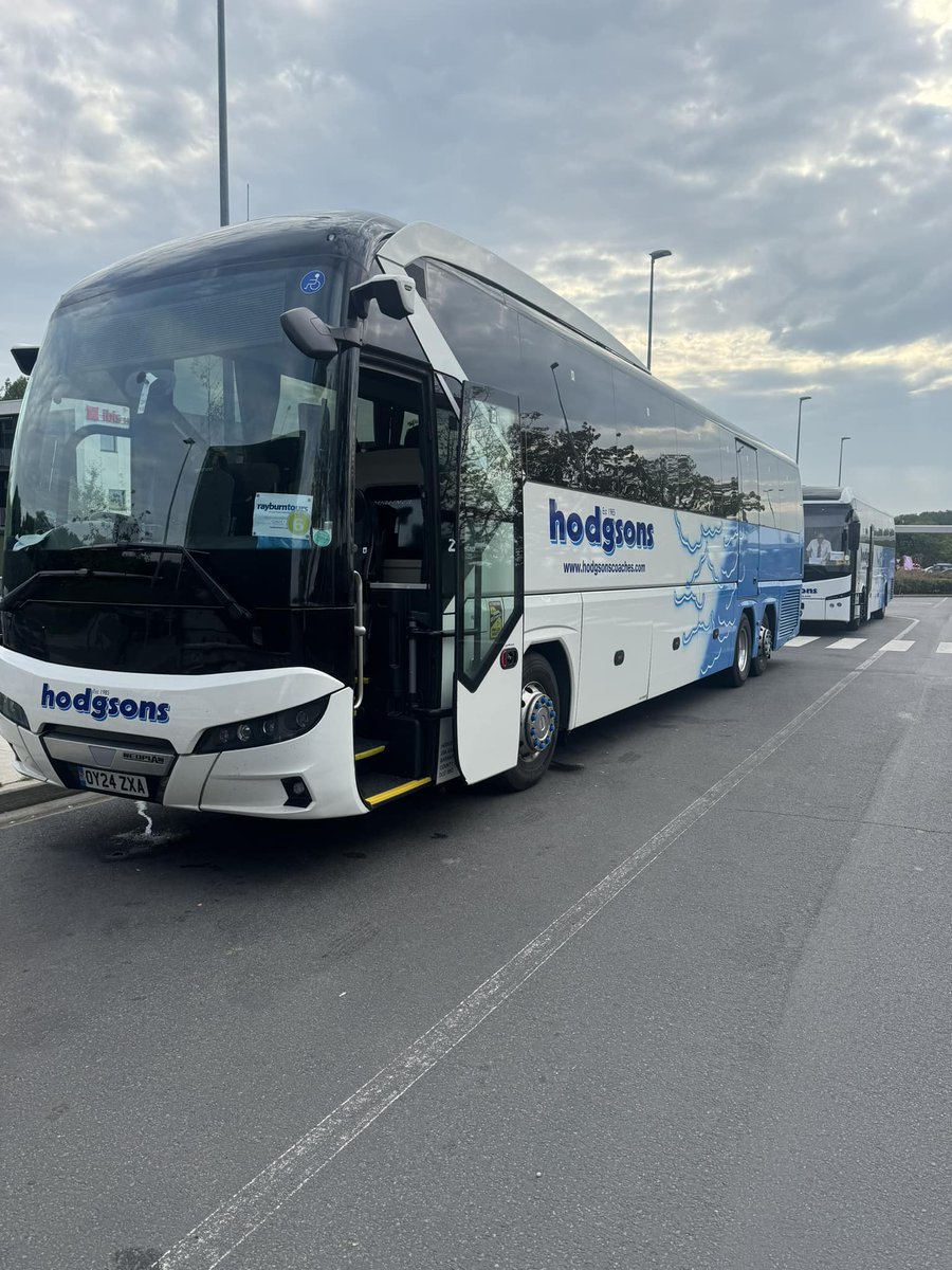 Loaded up and ready for passengers to board and off we go again.
#TeamHodgsons #TakingPeoplePlaces #EnviromentallyFriendly #StraightToTheDoor