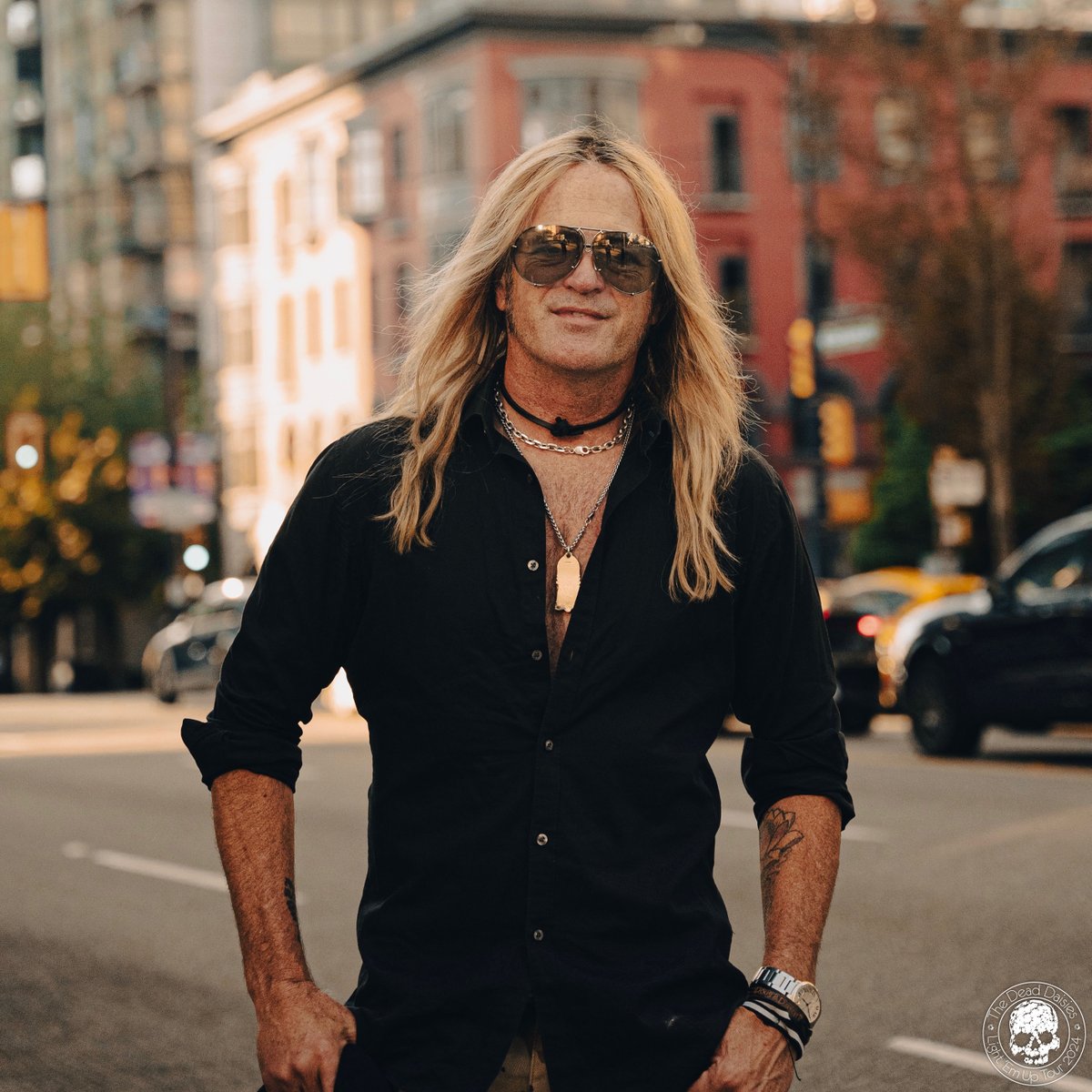 TheDeadDaisies's tweet photo. Hi, to all Daisies fans.  We have some crappy news we’d like to share…
Unfortunately Doug has been diagnosed with a treatable throat cancer and has to undergo surgery this week.   Moving forward, Doug will not be available for the next run and subsequently long-time good friend & band mate from the Whitesnake days, Reb Beach, will be filling in for the upcoming European dates.  Please join us in wishing Doug all the best for a speedy recovery. 😘😘
We look forward to having him back on deck really soon.🙏❤️
We’ll keep you posted!

#TheDeadDaisies #DougAldrich