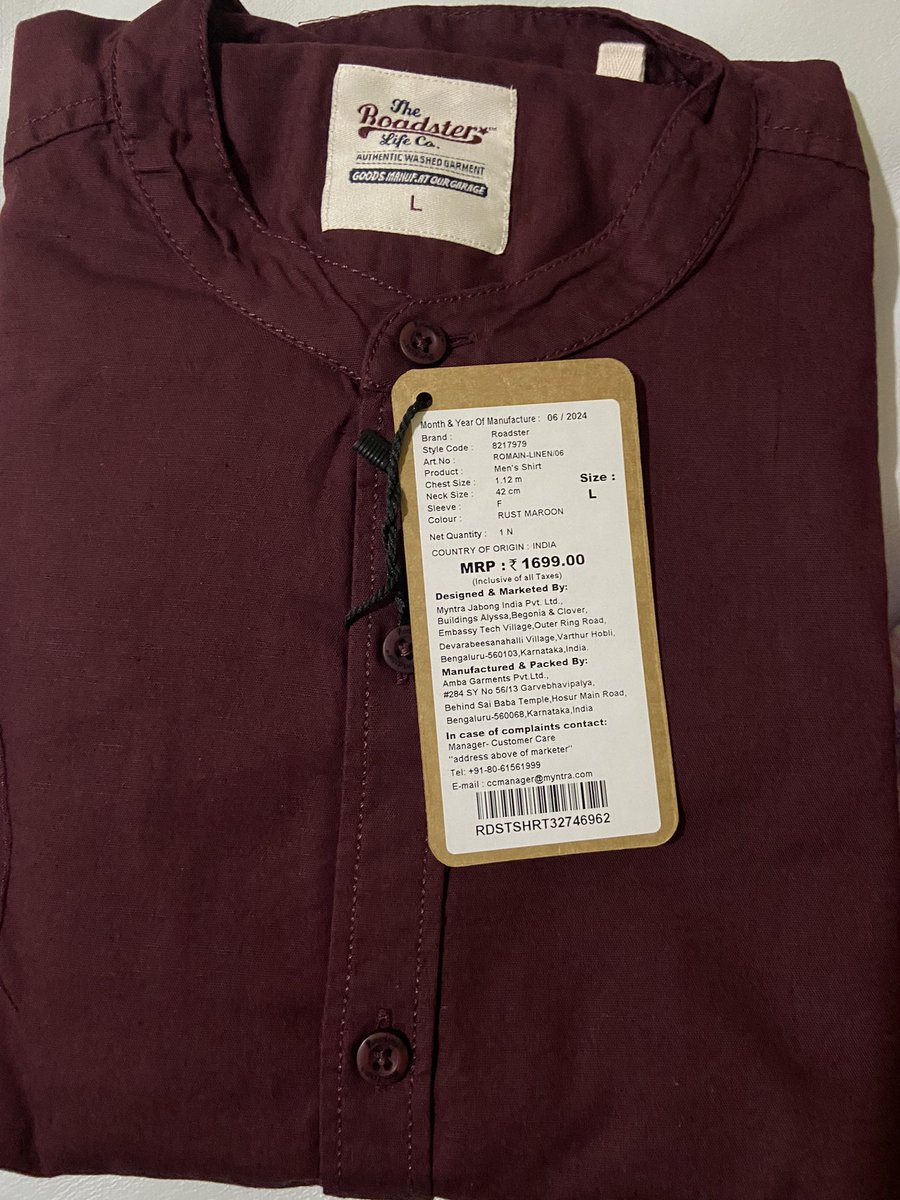 say2saurab's tweet image. Dear @myntra @MyntraSupport what kind of scam you folks are running in the name of sale. e.g. roadster shirt which is listed on website with MRP 2199 , however the actual price of the product as per label on the shirt is 1699. Pics are attached. Care o explain.#Scam #Myntra