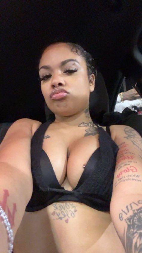 realjade2300's tweet photo. Dm for creampie FaceTime sessions till you cum and custom videos daddy 😋
Dm with your zipcode if seriously down to eat me tg  https://t.co/KSBoD0i66j https://t.co/P28bl9Xt0c