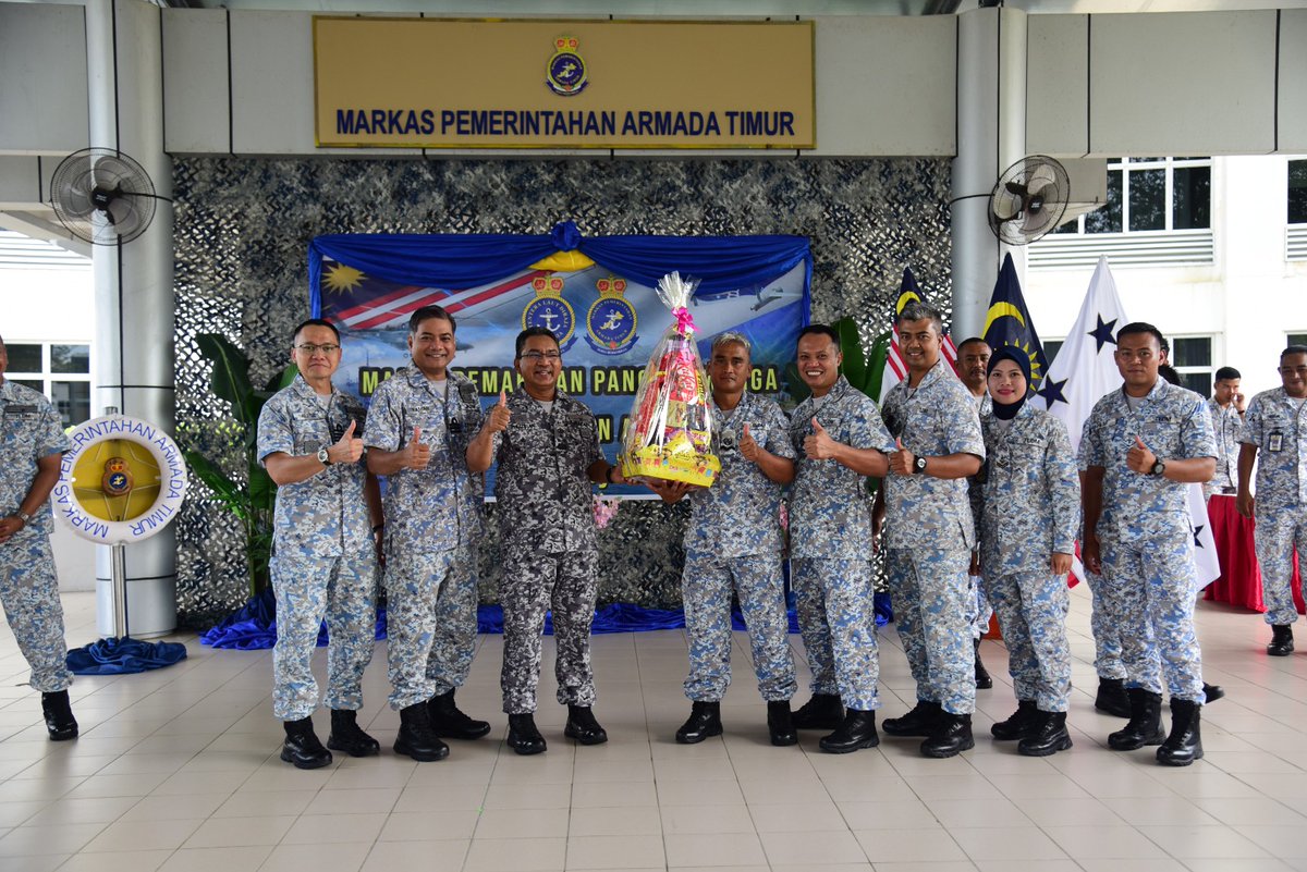 MPA_Timur's tweet photo. Tahniah &amp; Syabas! 

Panglima Armada Timur sempurnakan majlis kenaikan pangkat 11 warga MPAT. Majlis turut meraikan anggota yang baru menerima cahaya mata, baru berkahwin dan sambutan hari lahir bagi bulan Jul, Ogos dan Sep. 

#NavyNews https://t.co/MSTCRy2X7P