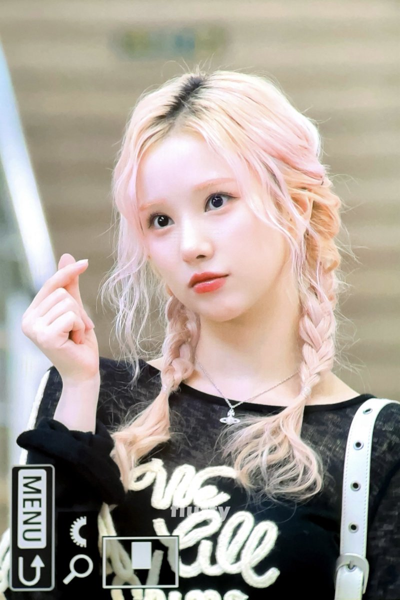 fluffy_eb's tweet photo. 240925 #비비지 #VIVIZ #은하 #EUNHA https://t.co/FcNHiDHnpJ