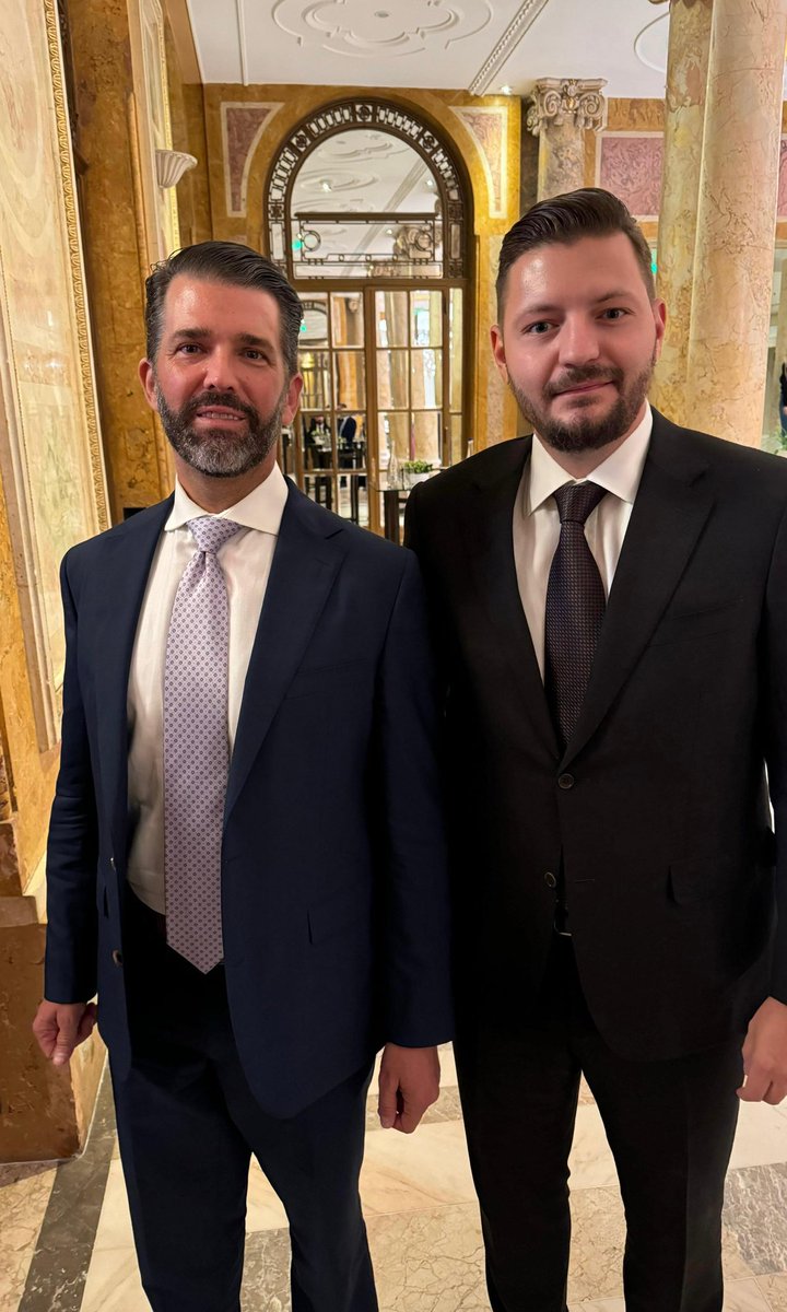 Alex Rus tweet media