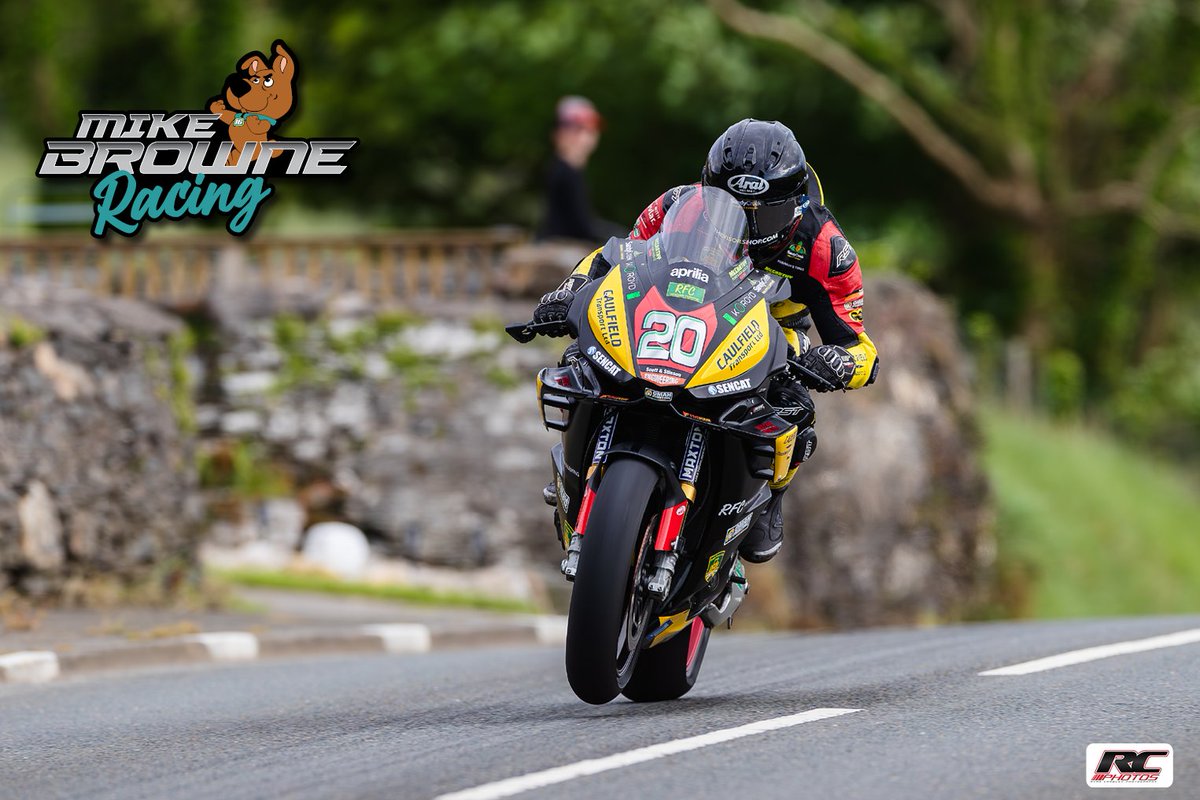 MBRacing16's tweet photo. #wheeliewednesday @ttracesofficial
📸 @RCphotosIOM
#mikebrowne #mikebrowneracing #isleofmantt #IOMTT #TT24 #caulfieldtransport #roadracing https://t.co/mbJeJc31Yb