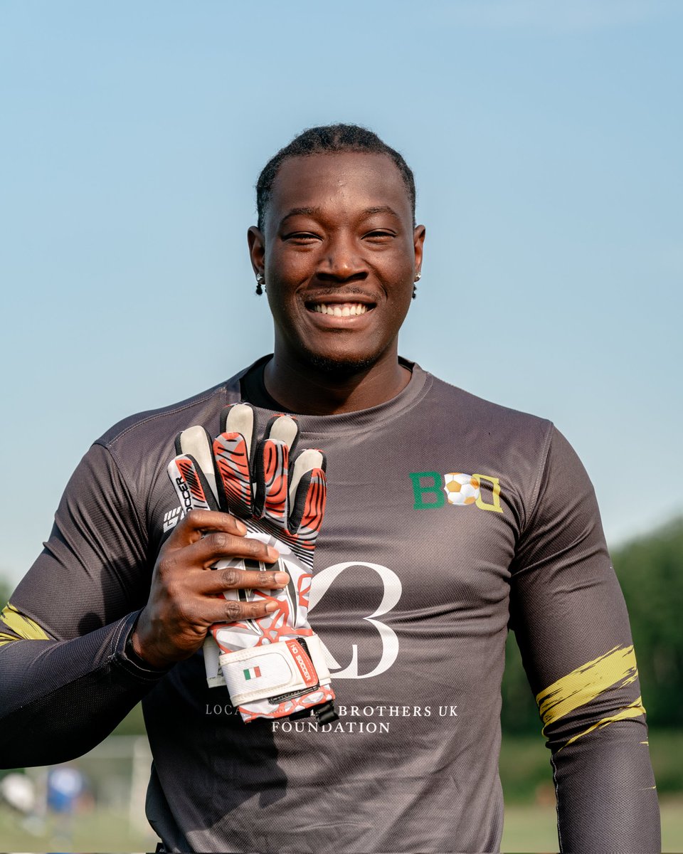 BaddooFc's tweet photo. Saving the day!
.
.
.
#baddoo
#keeper
#hackneyandleytonleague
#explore #explorepage
#hackneymarshes
#soccer #football
#sundayleague https://t.co/5hOHHIteRu