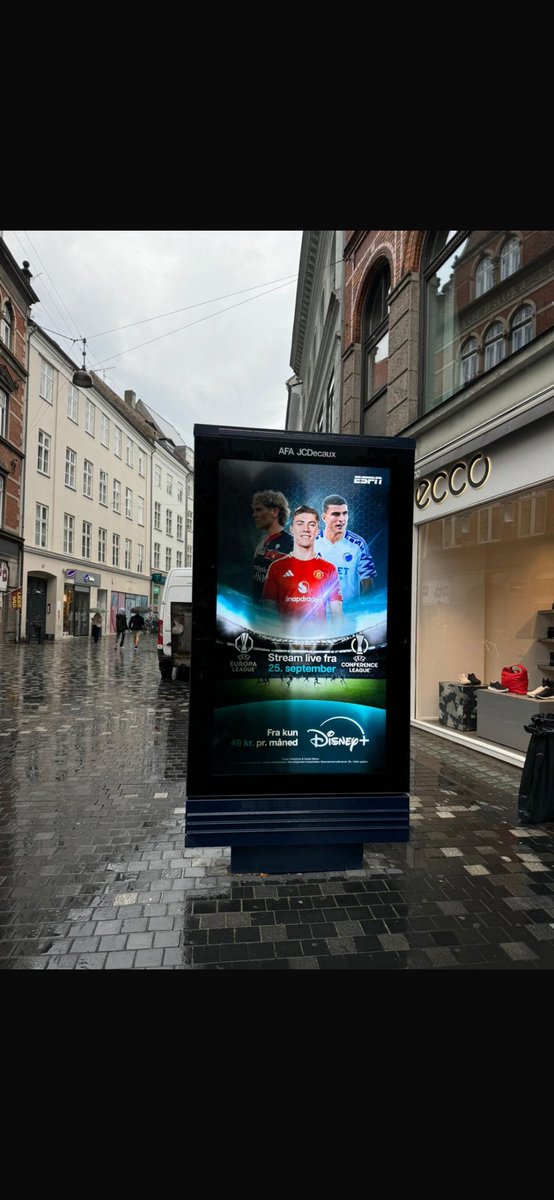 Efter 18 gode år hos SBS/Discovery tørrede fodboldkilden ud. Men nu er det tid til endnu en omgang i manegen. Denne gang for Disney+\ESPN, og jeg lægger ud med <a href="/ManUtd/">Manchester United</a> vs <a href="/fctwente/">FC Twente</a> sammen med ex. Twenteangriber <a href="/Emilberggreen11/">Emil Berggreen</a> hvor jeg så står for at bevare den neutrale balance.