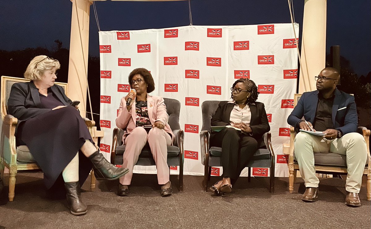 1.  A formidable panel praised the strong 🇿🇼policy environment for energy transition in 🇿🇼 and discussed the challenge of finance and need for new partnerships.