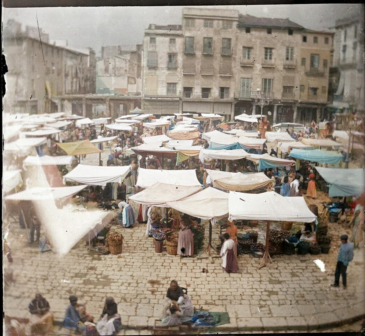 CatalunyaColor's tweet photo. La plaça del Mercadal de Reus el 1902
📸Fons Carles Querol Rovira https://t.co/IRMa4Gmprg