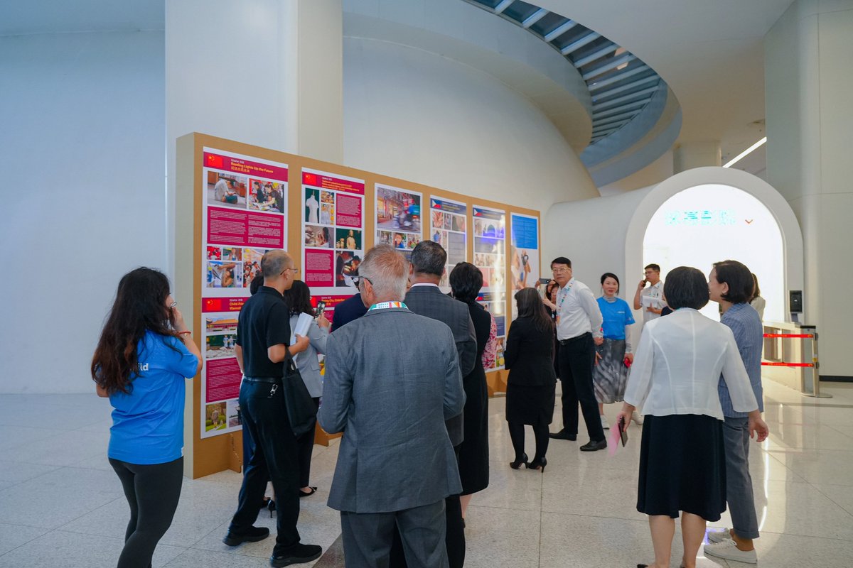 UNICEFChina's tweet photo. This summer, with UNICEF’s support, 26 children aged 12-17 captured the city of Jinan through their lenses to share their stories &amp; thoughts on child-friendly cities.

Now, their photos are attracting attention at UNICEF’s regional meeting on Child Friendly Cities. https://t.co/kqwlLw5Hg7