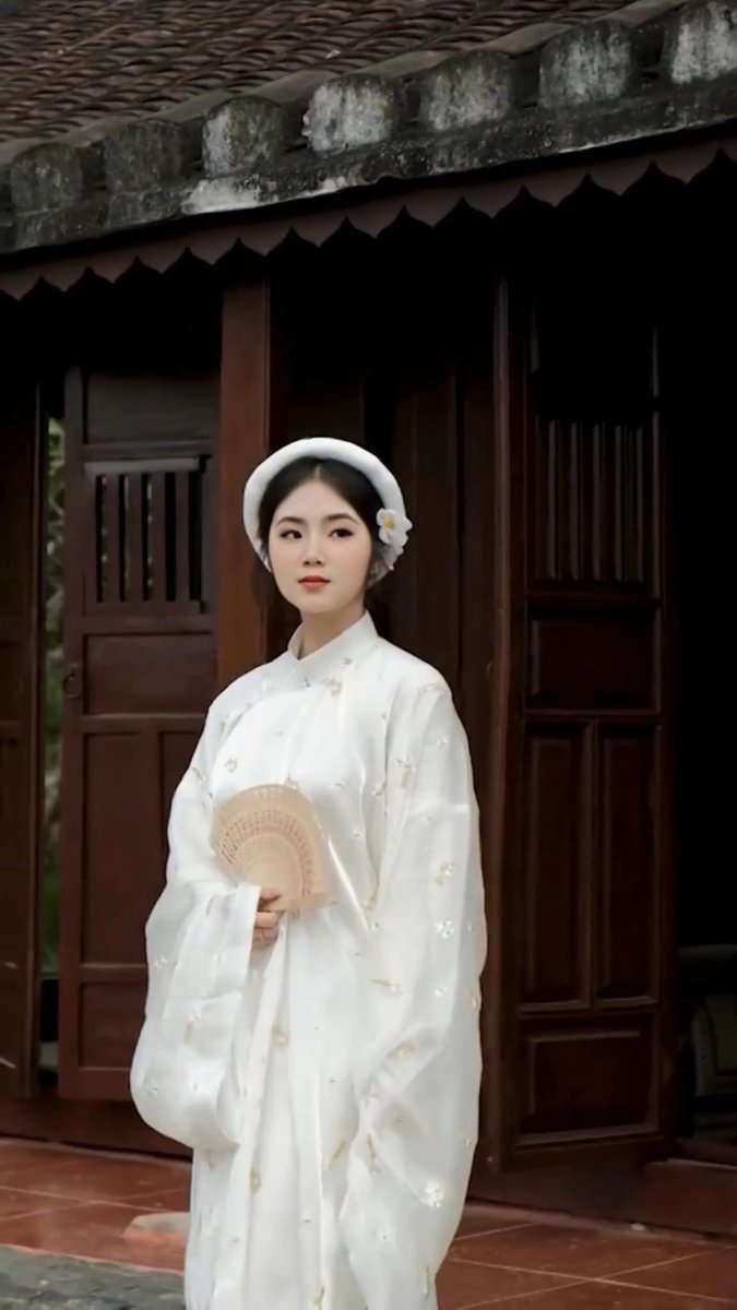 Santos Losavio Fans express their support through chants, songs, and colorful displays.Santos Losavio