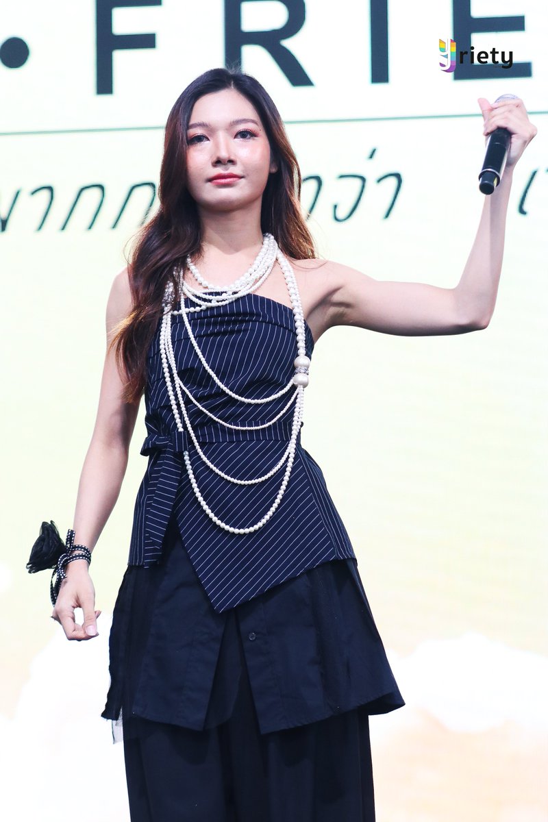 Yriety's tweet photo. 4 สาว B.Friend “ แซน-เฟย์-น้ำ-ฮานะ ” ร่วมโชว์ในงานฉลอง 22 ปี ไนน์เอ็นเตอร์เทน ใน MCOTxSIAM PARAGON present NINEENTERTAIN BIRTHDAY FESTIVAL 2024 
.

#9entbd22nd #9entbd22ndxSIAMPARAGON #SIAMPARA #BFRIENDมากกว่าคำว่าเพื่อน #SandPran #waternamj #ffayfayy #hananyp https://t.co/1uWVA7EqjP