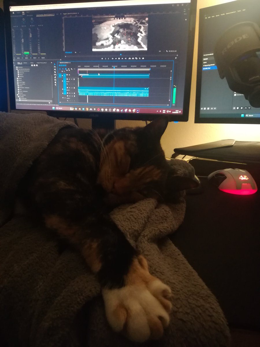 Zenji_Xp's tweet photo. My supervisor caught sleeping on the job!

#frostpunk2  story survival playthrough continues with Episode 2  - https://t.co/dPUIq53wGR https://t.co/NUnKVUF4sF