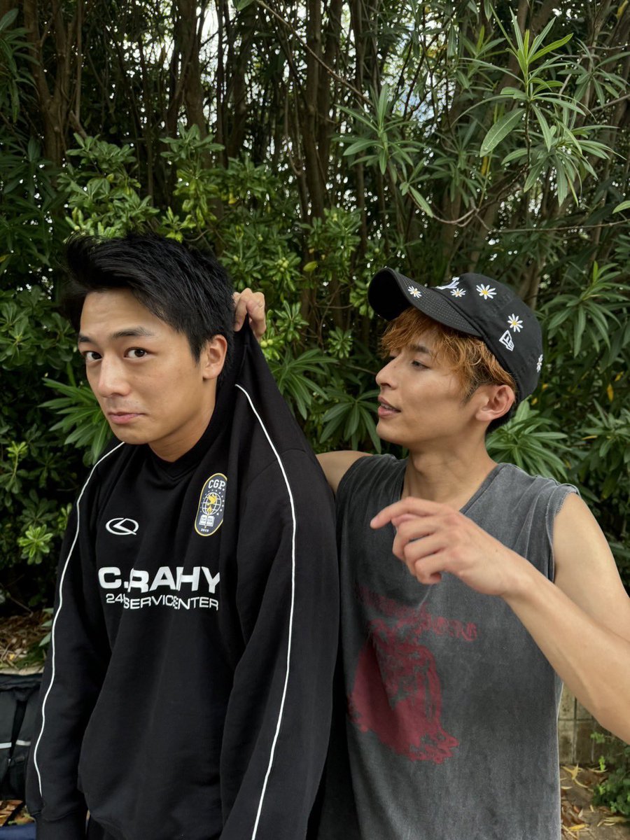 saitoryu616's tweet photo. 理くんをイジりすぎた結果、捕まりました。

#反省してまーす 
#それはおいといて
#4枚目の写真が
#1番面白い https://t.co/c7zIi6rPgs