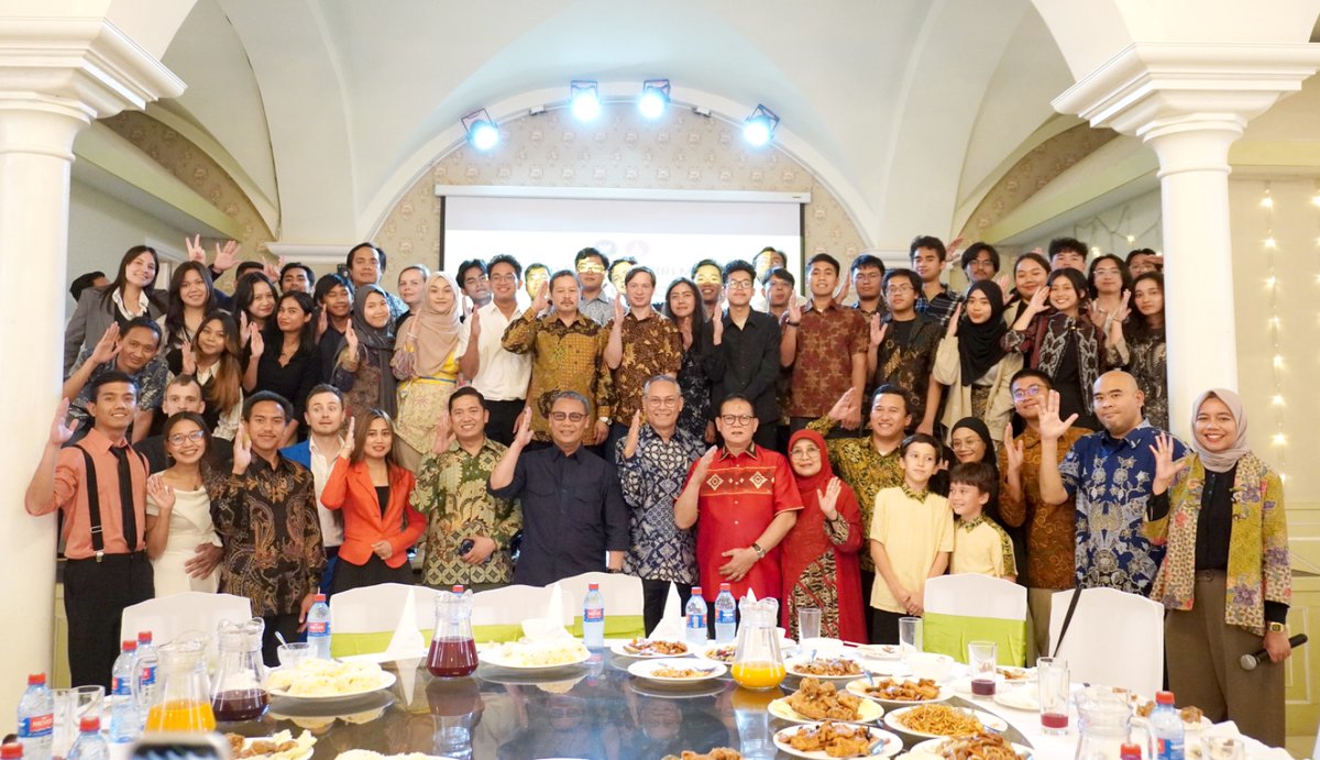 kbrimoskow's tweet photo. KBRI Moskow Gelar Warung Konsuler di St.Pitersburg, 15 /9/24.
https://t.co/gewJTZYeqK

@Kemlu_RI https://t.co/pp3sYeeVUD