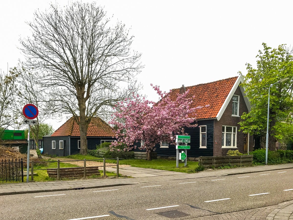 MOOI Noord-Holland (@mooi_nh) on Twitter photo Welke gebouwen, objecten, wijken en landschappen zijn belangrijk om het verhaal van Oostzaan te vertellen? Wij willen de inwoners vragen om mee te denken door een top 5 van potentiële gemeentelijke monumenten met een korte toelichting aan te leveren: monumenten@oostzaan.nl Welke gebouwen, objecten, wijken en landschappen zijn belangrijk om het verhaal van Oostzaan te vertellen? Wij willen de inwoners vragen om mee te denken door een top 5 van potentiële gemeentelijke monumenten met een korte toelichting aan te leveren: monumenten@oostzaan.nl