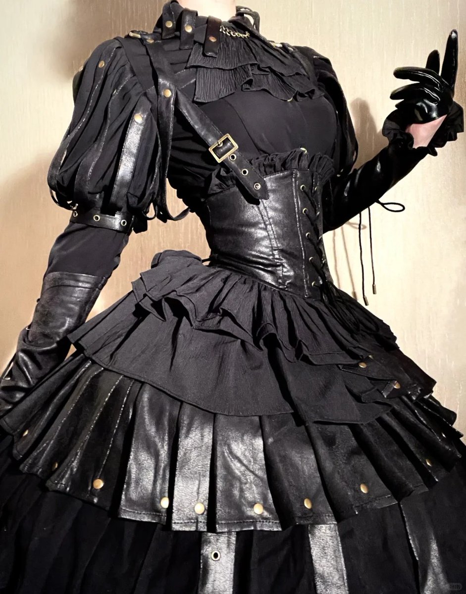 LolitaWardrobe's tweet image. This is a dress that perfectly shows off your waist.

◆ Shopping link &amp;gt;&amp;gt;&amp;gt; lolitawardrobe.com/lost-in-the-da…
