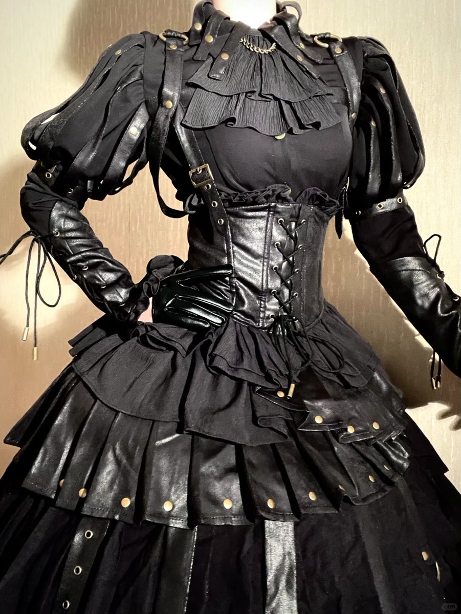 LolitaWardrobe's tweet image. This is a dress that perfectly shows off your waist.

◆ Shopping link &amp;gt;&amp;gt;&amp;gt; lolitawardrobe.com/lost-in-the-da…