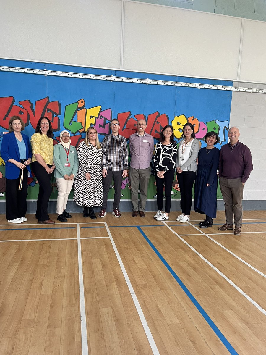 RCSICOMPASS's tweet photo. Team COMPASS were delighted to be in Limerick yesterday talking with community members and staff about stop smoking services in Ireland! 

To keep up to date on all things COMPASS, be sure to check out our website: https://t.co/sDBCit79jA https://t.co/jYydIk9kjS