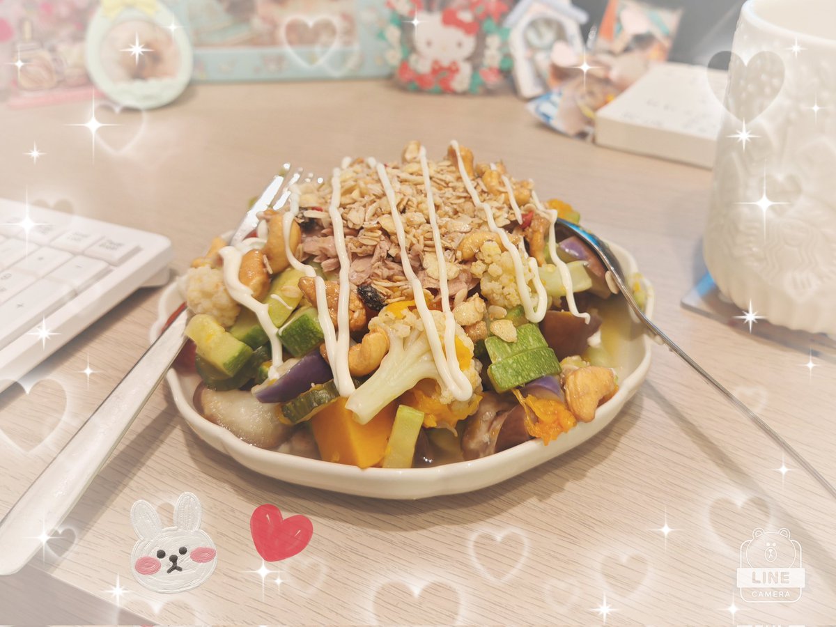maromaronblabla's tweet photo. 最近の昼ごはん🥬🥕🐰

#lorlatinib #頑張ります✨ https://t.co/WSRIajbG06