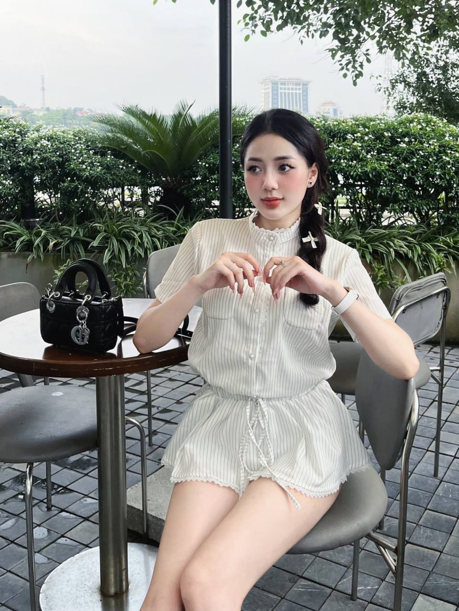 trangpham2000's tweet photo. Em vẫn nhận call show, đi khách các tinh yêu nhá 
Telegram : trangphamm2000 https://t.co/rCDWDcrA7Y