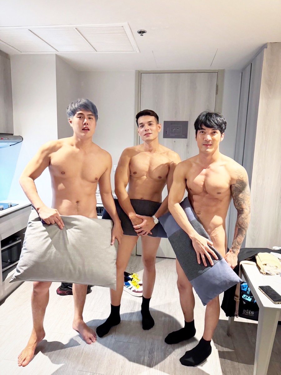 มาเล่นเป๋ายิงฉุบแก้ผ้ากันใครแพ้ถอด🍌