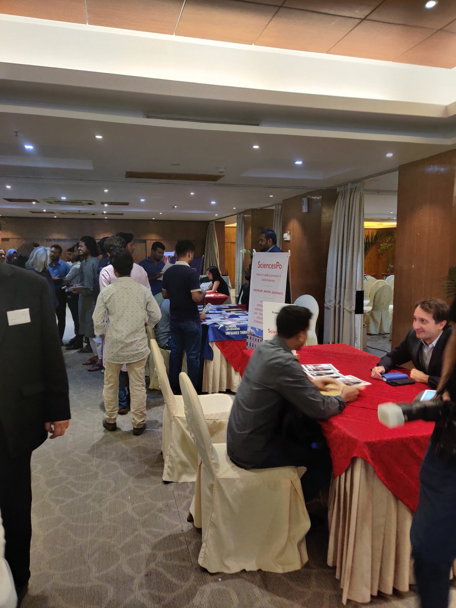 PromoAsie's tweet photo. 🔵 🔴  Choose France! Bangladesh student fair 🇨🇵 🇧🇩
🗓️ Wednesday, septembre 25
📍CHITTAGONG 
Inauguration by H.E. Mrs. 
Marie Masdupuy, Ambassador of France in Bangladesh.
Bangladesh students, Welcome to France !
@FRauBangladesh
@CampusFrance https://t.co/jBtUTNDkDB
