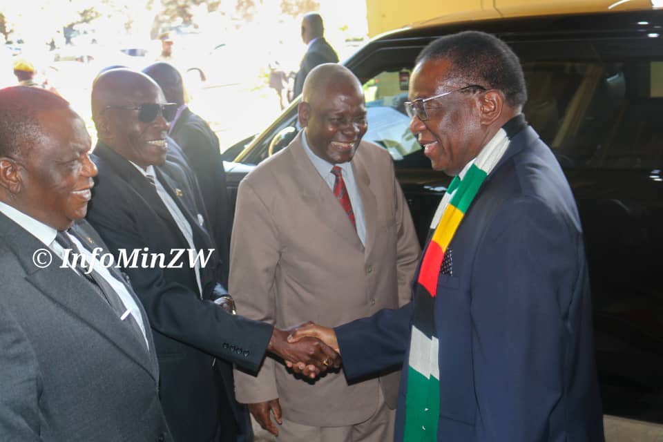 WhatCrisis2's tweet photo. HE @edmnangagwa has arrived at HICC where he is officiating at the  handover of replacement vehicles to Chiefs. The new vehicles will enable the Chiefs to carry out their daily duties effectively.
#Vision2030 https://t.co/Dku8NjteYD