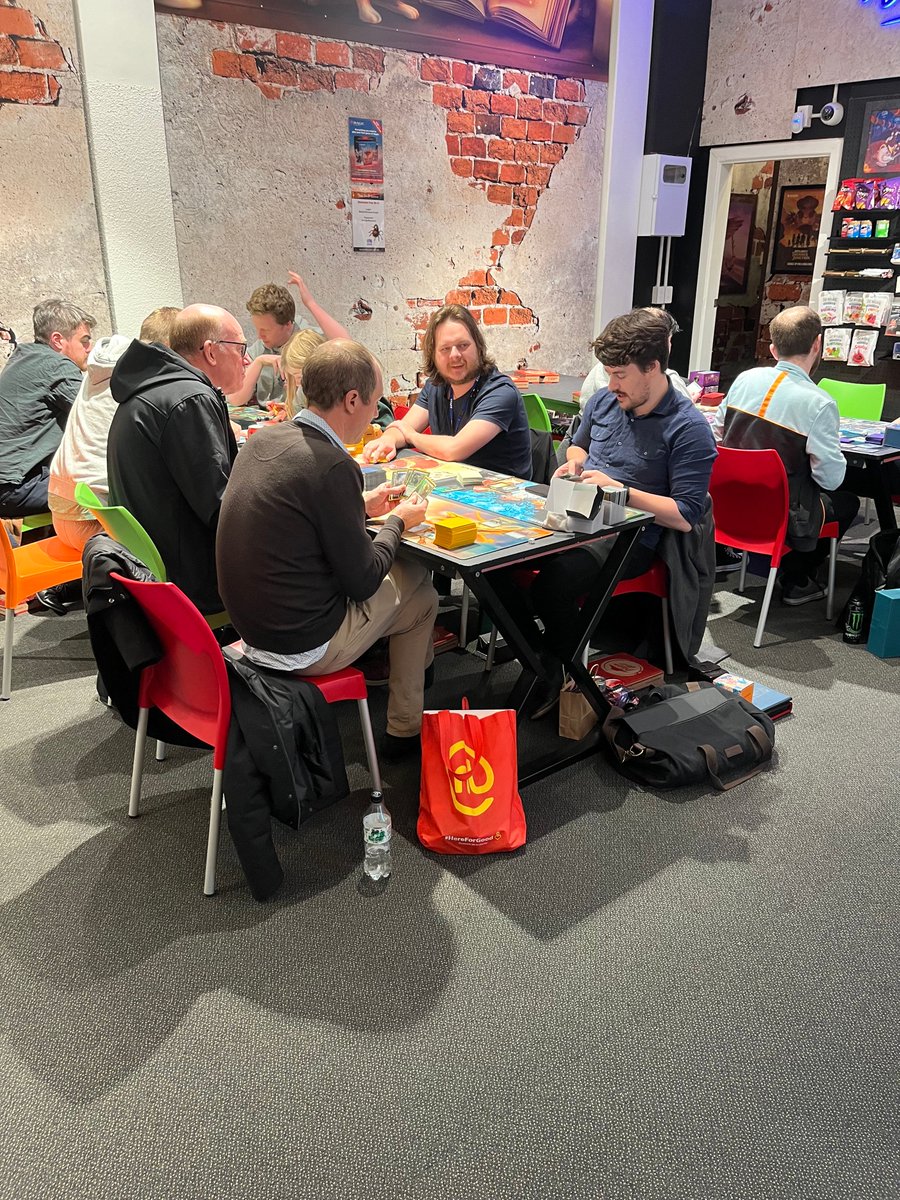 bea_dnd's tweet photo. It’s Wednesday night and this week we have Carbs &amp; Commander!! There’s also some absolute PERIL happening at Matt’s D&amp;D table… our players might not survive…

#mtglife #commander #beadndgames #dndcampaign #instoreevents #wpnpremium https://t.co/ouQruBBcFR