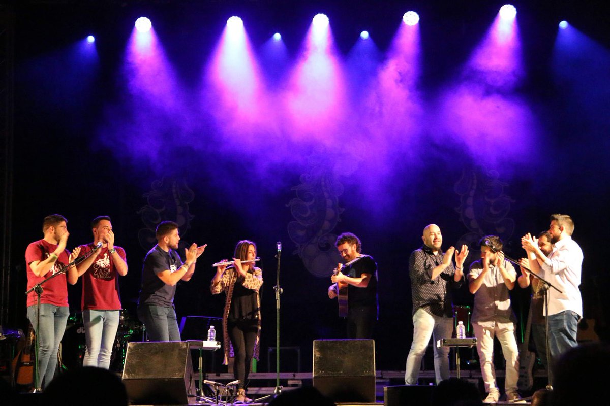 Llega el fin de semana con uno de los platos fuertes del <a href="/ManchafolkFest/">ManchaFolk</a>.
Viernes 27, de 19 a 22h., taller de música y baile de Javier Collado.
Sábado 28, 20:30h., concierto de <a href="/Zascandilfolk/">Zas!!  Candil</a>  y del Grupo 'Raíces Manchegas.

#manchafolk #festivaldemusicafolkdelamancha