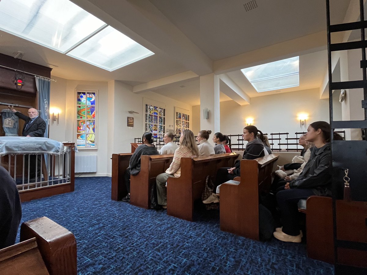 Year 4 primary +PGDE RME curriculum day courtesy of <a href="/SScholes4/">Stephen C Scholes</a> Group 1 had fantastic visit to Edinburgh Hebrew Congregation;thanks to Rabbi Rose for being so hospitable and answering our questions.Particularly we were impressed by the Biblical Garden. @EdinInterfaith <a href="/suziemdick/">Dr. Suzie Dick</a>