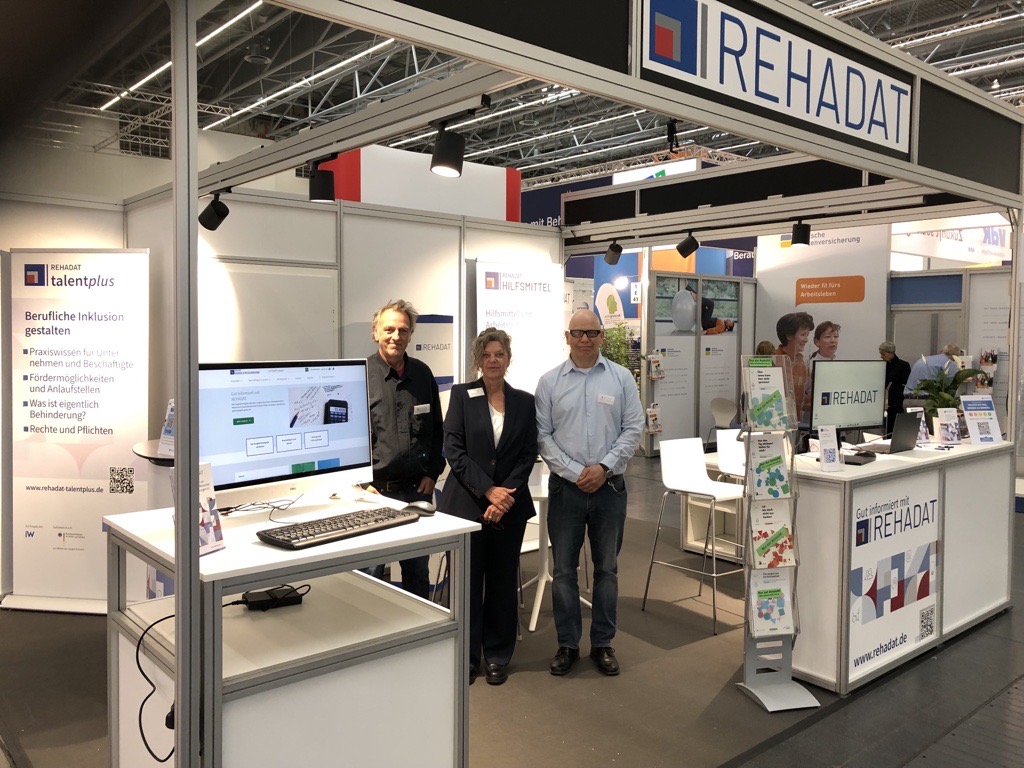 Jetzt geht sie los: die #REHACARE in Düsseldorf! Bei der führenden Messe für #Rehabilitation und Pflege ist auch #Arbeit für Menschen mit #Behinderung ein großes Thema.  
REHADAT ist in Halle 1/F36 - wir freuen uns auf Sie!