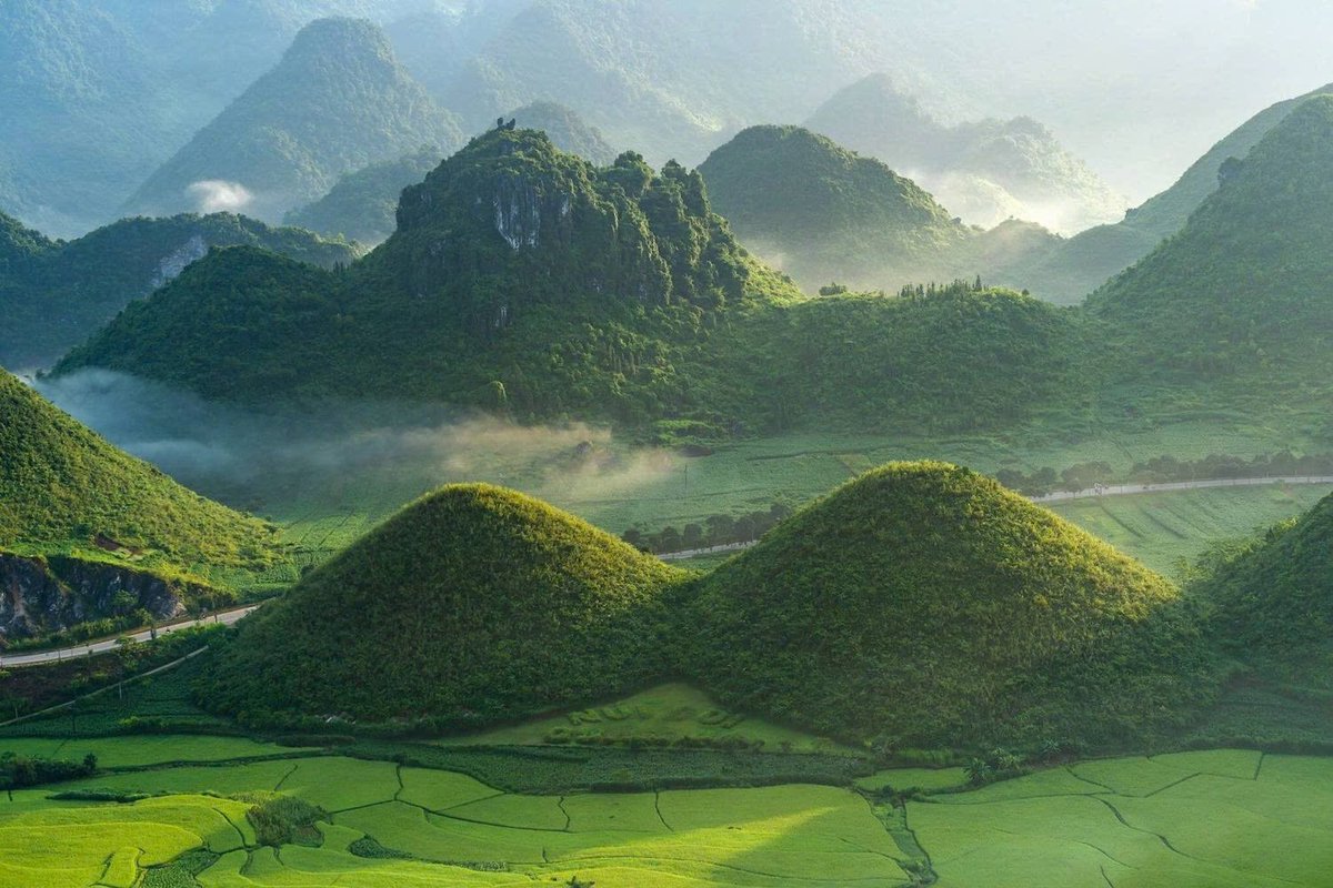 TravelKayla's tweet photo. The lesser-known places in Vietnam. Find out here: https://t.co/xEzRwztEOe https://t.co/mFGYudwVvh