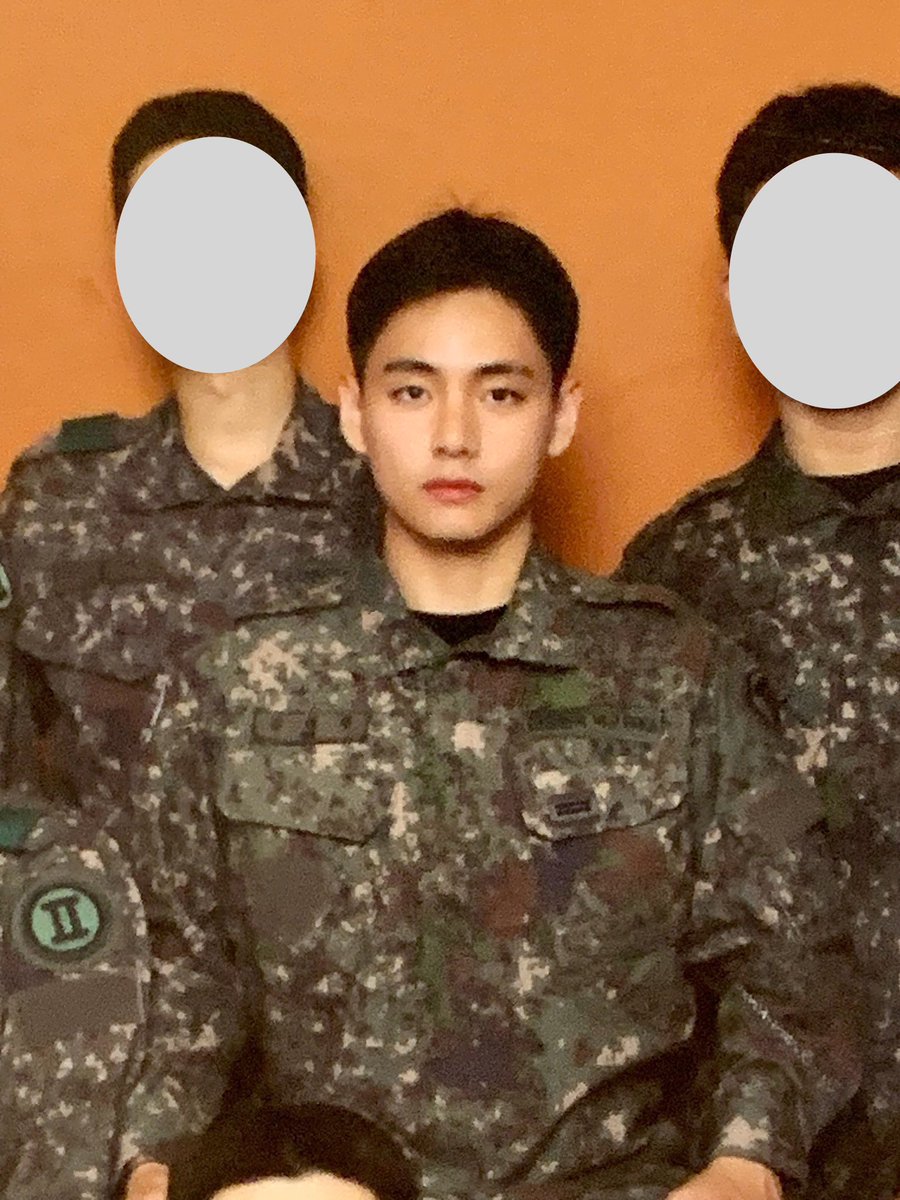 archivefortae's tweet photo. LOOK AT HIM https://t.co/kZ2m64sVad