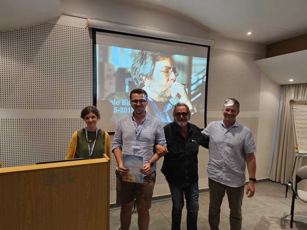 Dan Engelman (@danengelman) on Twitter photo I also had the pleasure of receiving the Paolo Bianco Prize for best poster.
Thanks to <a href="/kim_bak_jensen/">Kim Jensen</a> ,@_CellySally_ and Austin Smith for the organisation and <a href="/CedricBlanpain/">Cedric Blanpain</a> for the opportunity and support! I also had the pleasure of receiving the Paolo Bianco Prize for best poster.
Thanks to <a href="/kim_bak_jensen/">Kim Jensen</a> ,@_CellySally_ and Austin Smith for the organisation and <a href="/CedricBlanpain/">Cedric Blanpain</a> for the opportunity and support!