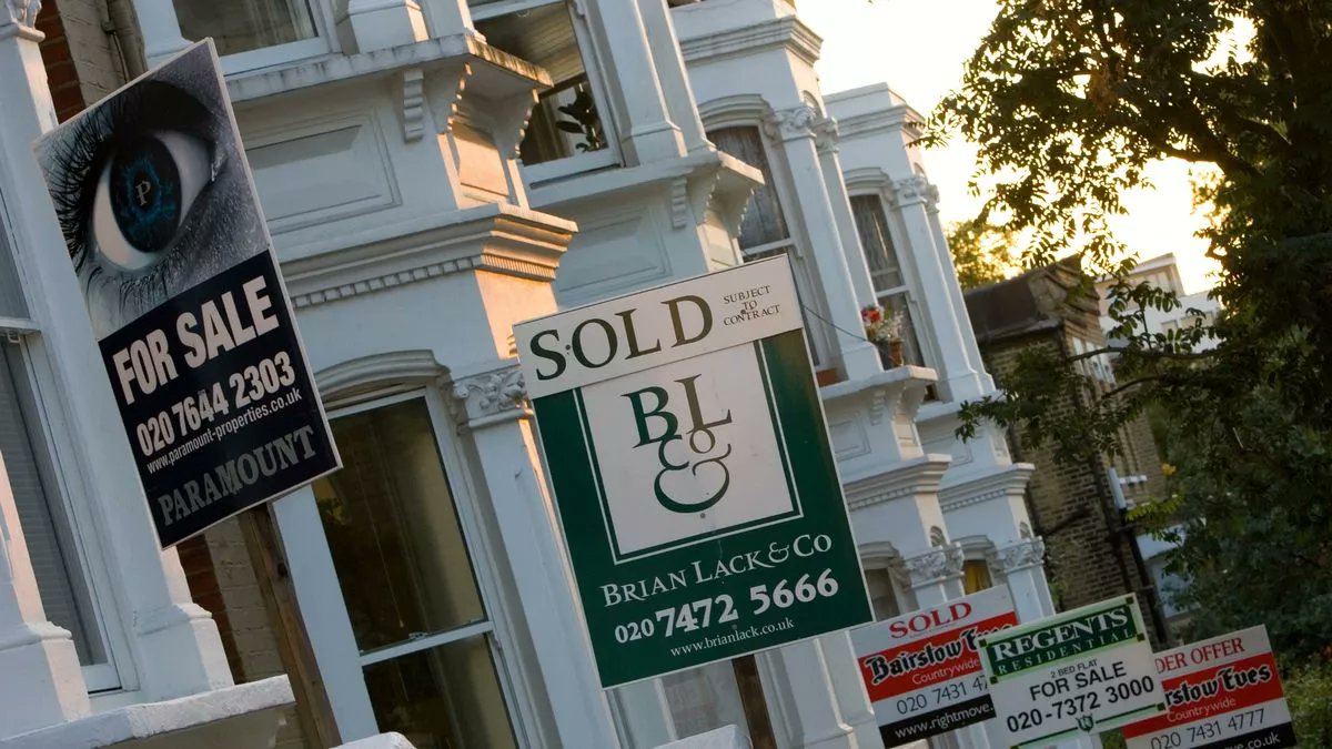 Rightmove rejects 'unattractive' £6.1billion takeover from Rupert Murdoch firm
mirror.co.uk/money/rightmov…