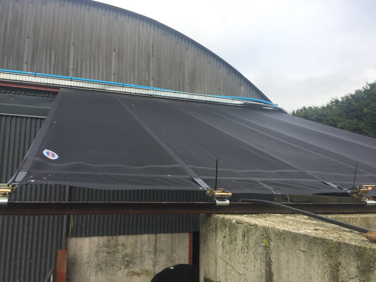 ClonmelCovers's tweet photo. This windbreaker was made to fit over a small yard rather than on the front of a shed , but because it was made to measure  and was well tensioned , the majority of the rain just ran off it .  #Windbreaker #CustomMade #IrishMade https://t.co/5JtejbfMoy