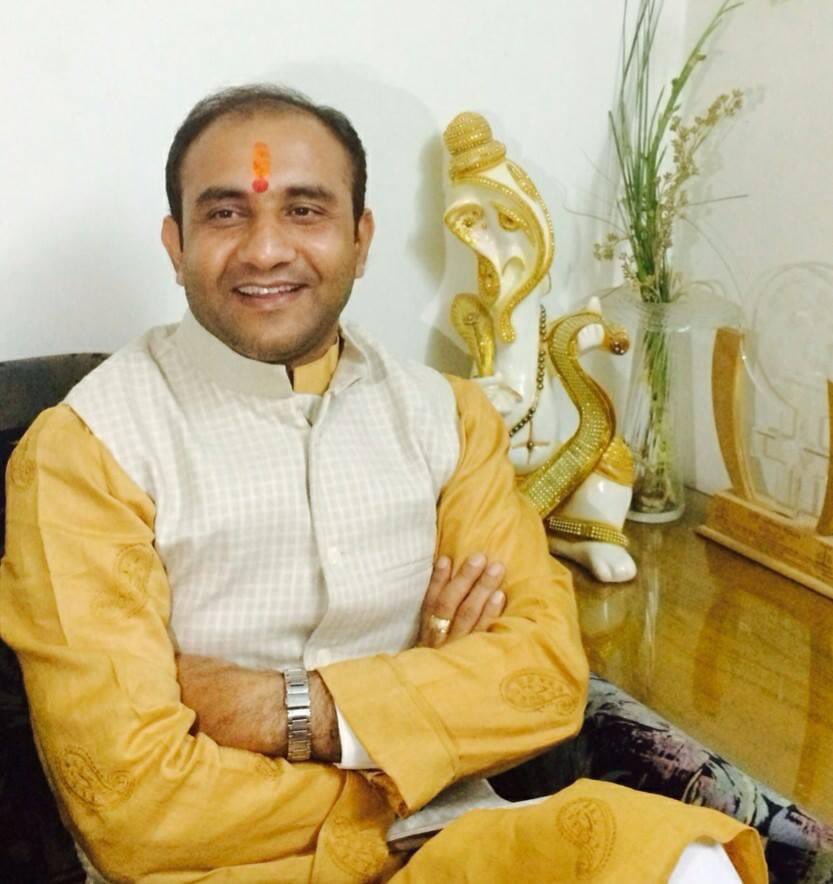 NeerajDangiINC's tweet photo. युवा कांग्रेस के मेरे साथी रहे, रानीवाड़ा विधायक श्री रतन देवासी जी को जन्मदिन की हार्दिक बधाई एवं शुभकामनाएं। 
मैं ईश्वर से आपके उत्तम स्वास्थ्य एवं दीर्घ आयु की कामना करता हूँ।
@RatanDevasiINC https://t.co/N3EJyDYkuu